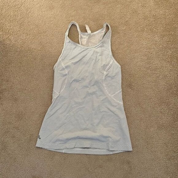 Like Black and white workout tank XS - Picture 1 of 5